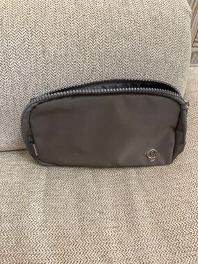 lululemon everywhere belt bag